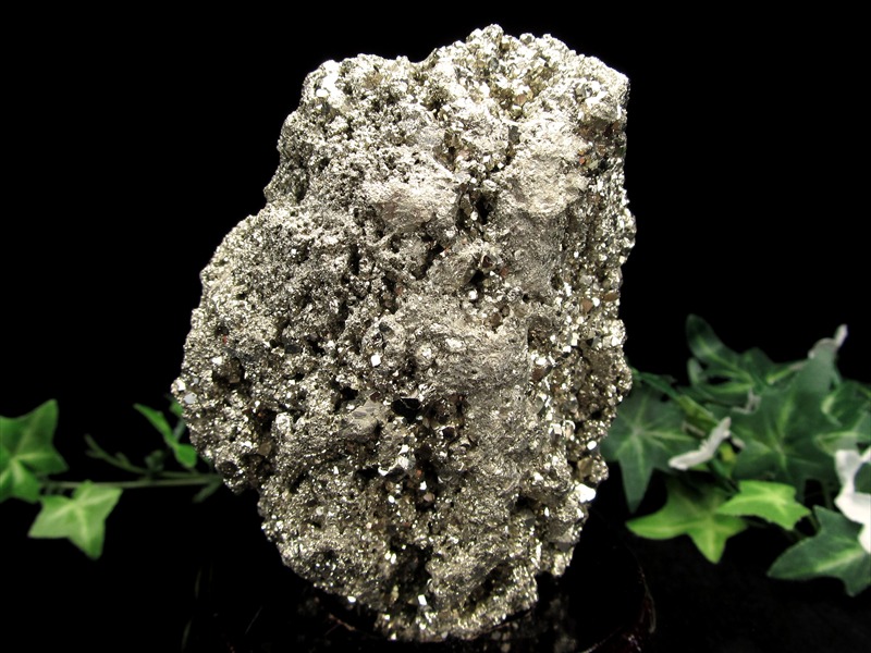 ギラリと光る 黄金のきらめき パイライト 黄鉄鉱 原石 専用木製台座付 高さ152mm 重さ 1118.5g 圧倒的なエネルギーを秘めた石