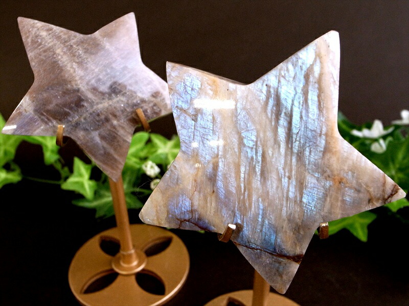 ムーンストーン サンストーン 星型 置物 台座付き 石の重さ約60g-70g 1個売り 輝くシルバーシラーとブルーシラー 永遠の愛の象徴 6月の誕生石 月長石