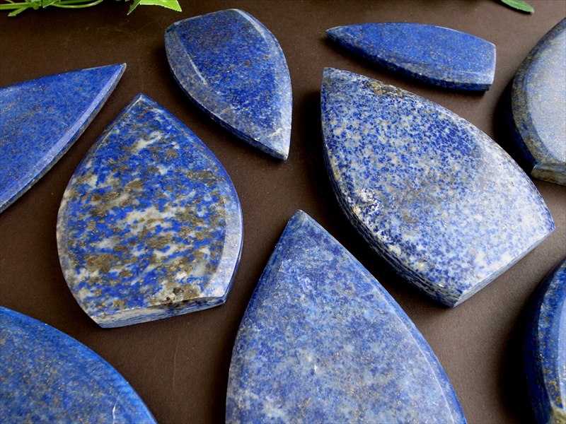 ラピスラズリ ドロップ型 置物 重さ200g-230g 1個売り 幸運の象徴 瑠璃と黄鉄鉱の絶妙バランス しずく型 アフガニスタン産 パワーストーン 天然石