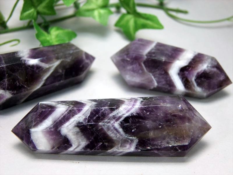 双晶 シェブロンアメジスト ダブルポイント 1個売り 重さ 60g-80g 神秘的なグラデーションや山型ファントム ケープアメジスト 両剣 ブラジル産