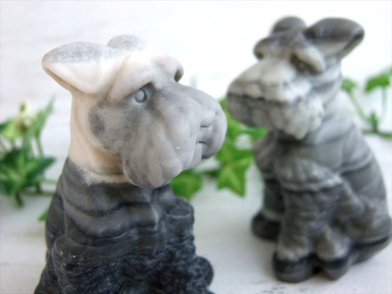 天然の模様がまさにシュナウザー 愛犬シリーズ シュナウザー ジャスパー使用 彫刻 置物 高さ約75mm×幅約45mm 1個売り ドッグモチーフ