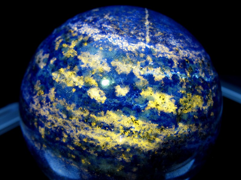 UVライトで蛍光 3A ラピスラズリ 丸玉 直径57mm 重さ290.9g つやつや光沢のある紺色 幸運を呼び寄せる ラピスラズリ 丸玉置物 一点もの アフガニスタン産