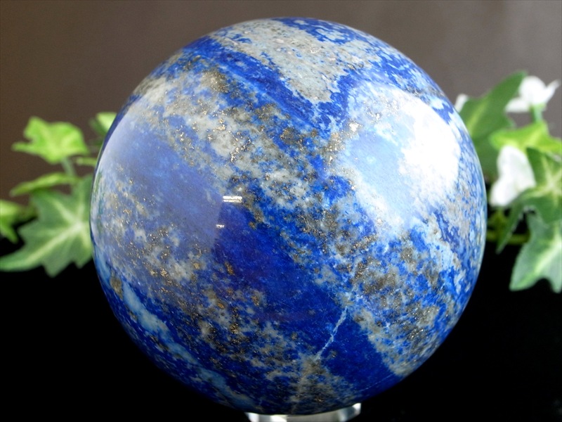 UVライトで蛍光 3A ラピスラズリ 丸玉 台座付 直径78mm 重さ752.7g つやつや光沢のある紺色 幸運を呼び寄せる ラピスラズリ 丸玉置物 一点もの
