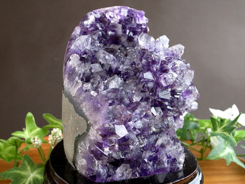 3A アメジスト クラスター 専用木製台座付 高さ127mm 重さ748.5g 極上 美結晶 愛の守護石 紫水晶 天然石 1点物 ブラジル産 パワーストーン 天然石