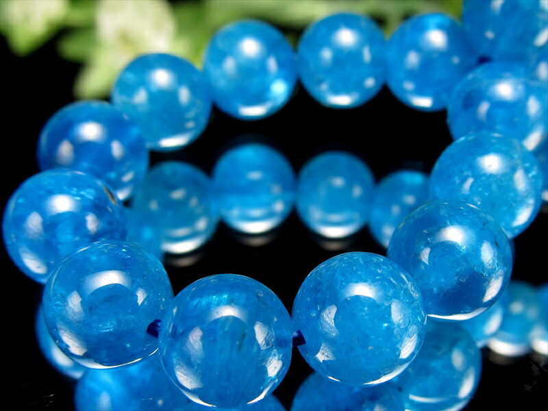 目を惹く鮮やかブルー ブルーアパタイト ブレスレット 8mm×24珠 艶感抜群 絆を深めてくれる石 一点物 ブラジル産 パワーストーン 天然石