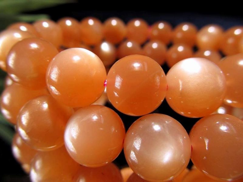 オレンジムーンストーン ブレスレット 11mm-11.5mm×18珠前後上品な煌めきと艶々シラー 女性に人気のヌーディーカラー 第2チャクラ対応 インド産