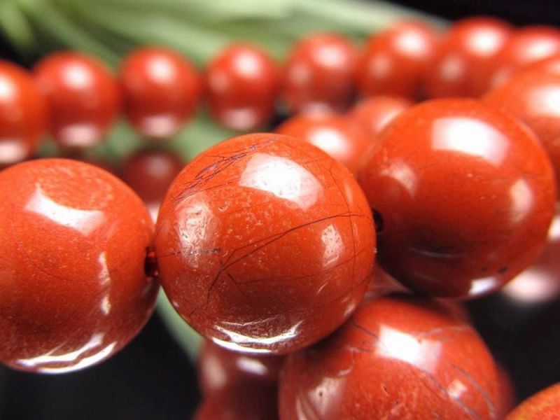 和の朱護石 佐渡赤玉石 ブレスレット 約13mm×16珠前後 流通激減・採掘禁止 日本三大銘石 赤玉石 艶やかな深朱に自然描く墨流し模様 魔除け・厄除け