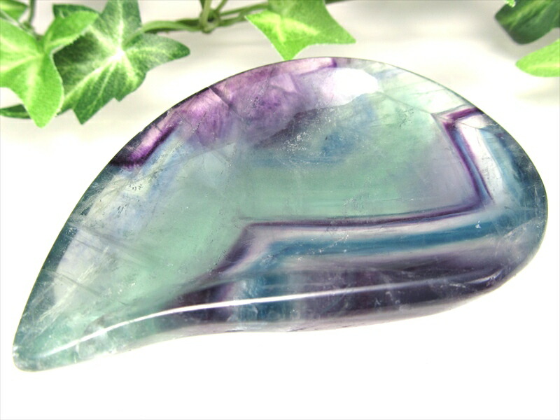 小物が浄化できる小皿 フローライト しずく型 小皿 置物 重さ128g そのまま飾っても可愛い ブラジル産 パワーストーン 天然石