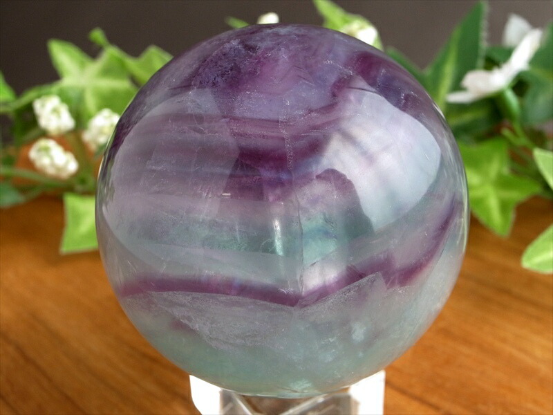 グラデーションが美しい レインボー フローライト 丸玉 台座付 直径 50mm 重さ 222g パープルフローライト 天才の石 つやつや光沢 一点物 蛍石 アメリカ産