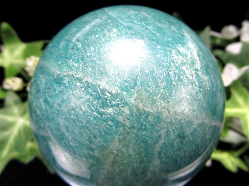 人気の霜降り & シラー アマゾナイト 丸玉 置物 直径66mm 重さ409g 天河石 希望の象徴・幸運を呼ぶ石 一点物 モザンビーク産 パワーストーン 天然石