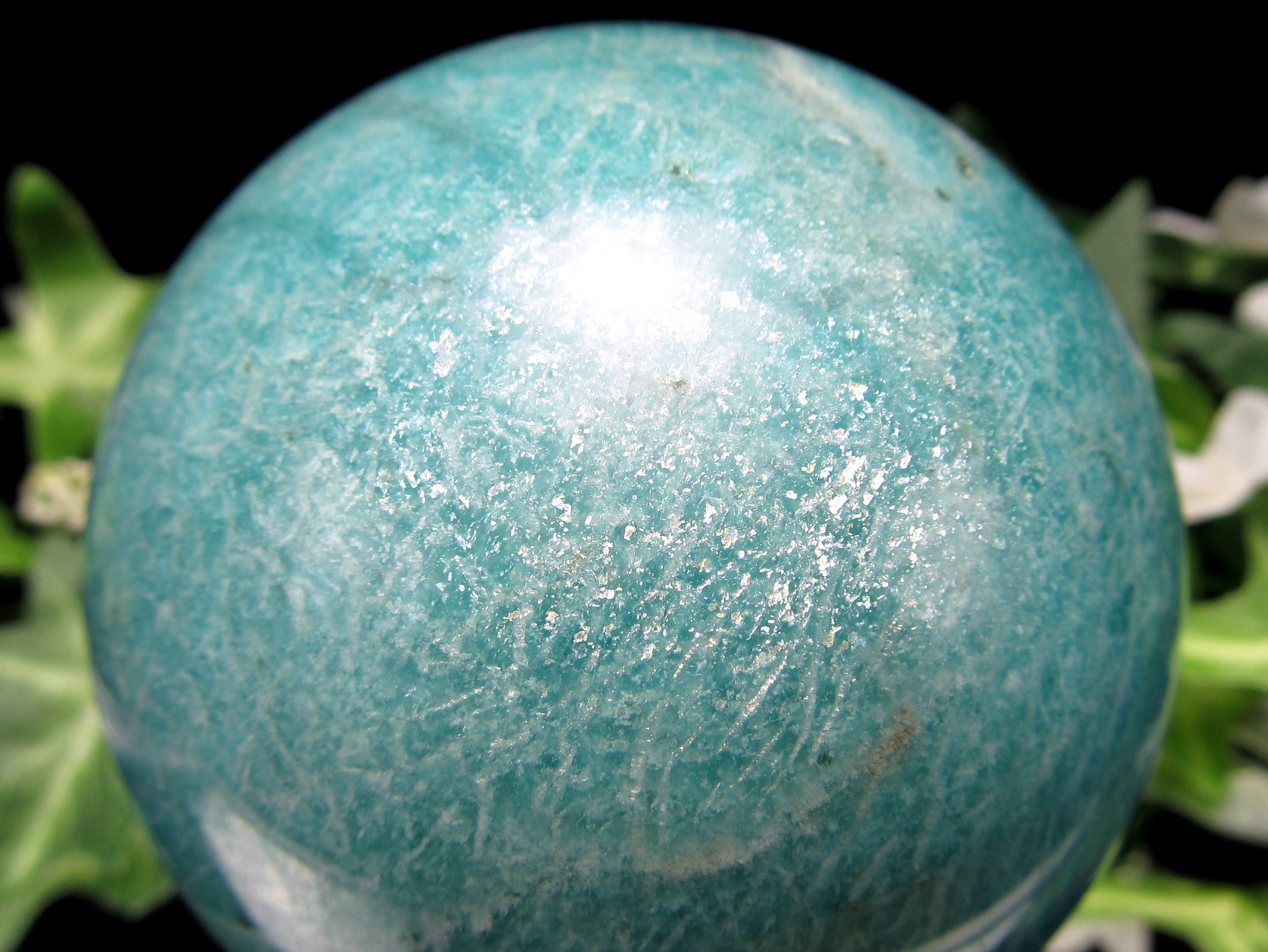 人気の霜降り & シラー アマゾナイト 丸玉 置物 直径68mm 重さ452g 天河石 希望の象徴・幸運を呼ぶ石 一点物 モザンビーク産 パワーストーン 天然石