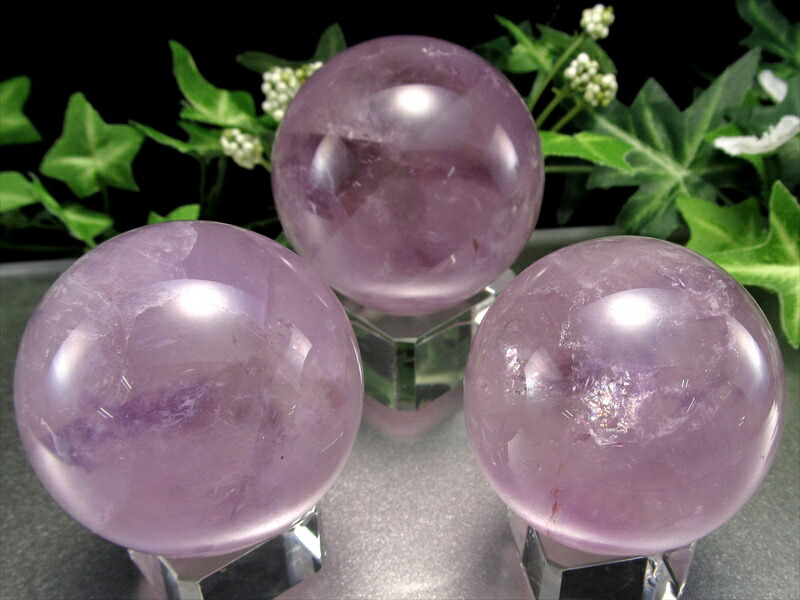 淡く美しいパープルカラー ラベンダーアメジスト 丸玉 直径約46mm-48mm 1個売り 中にはファントムやトラピッチェ模様入りも 愛の守護石・癒しと安らぎの石