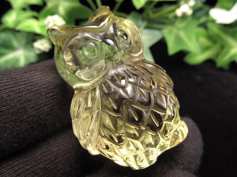 高品質 シトリン フクロウ彫り 止まり木 流木台座 付き 高さ41mm 重さ46g 富をもたらす商売繁盛の石 黄水晶 幸運を呼び込む鳥 縁起物ふくろう 不苦労 1点物