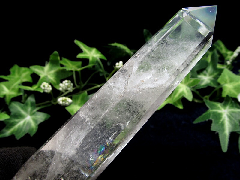 虹有り 天然水晶 オベリスク 高さ約136mm 重さ約162g すべての浄化と純粋さを象徴する石 インテリアや空間の浄化など 一点もの ブラジル産 パワーストーン