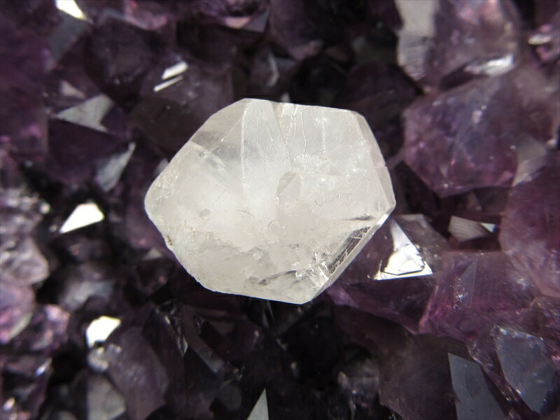 希少な大粒 フェナカイト フェナサイト/フェナス石 結晶原石 ルースケース付属 最大幅約15.5mm 重さ約2.7g フェナサイト フェナス石 世界一波動の高い石