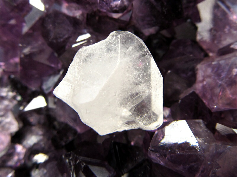 希少な大粒 フェナカイト フェナサイト/フェナス石 結晶原石 ルースケース付属 最大幅約14mm 重さ約2.2g フェナサイト フェナス石 世界一波動の高い石