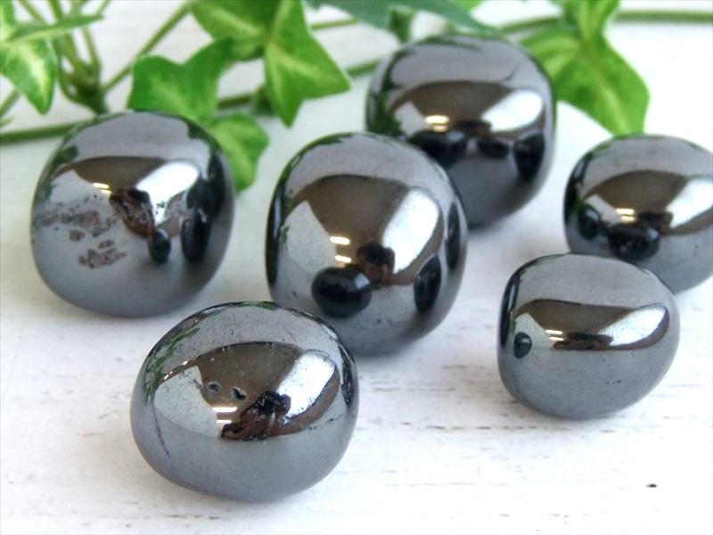 ヘマタイト 赤鉄鉱 タンブル 詰め合わせ 一袋100g 約3-5個入り 運動能力を高める 自信と勇気を与えるパワーストーン ブラジル産 パワーストーン 天然石