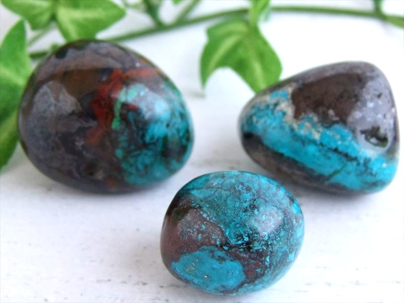 アイアンクリソコラ 珪孔雀石 タンブル 詰め合わせ 一袋100g 約4-6個入り 重厚感溢れるメタリックカラー ヘマタイトとの共生 幸運と繁栄の象徴 ペルー産