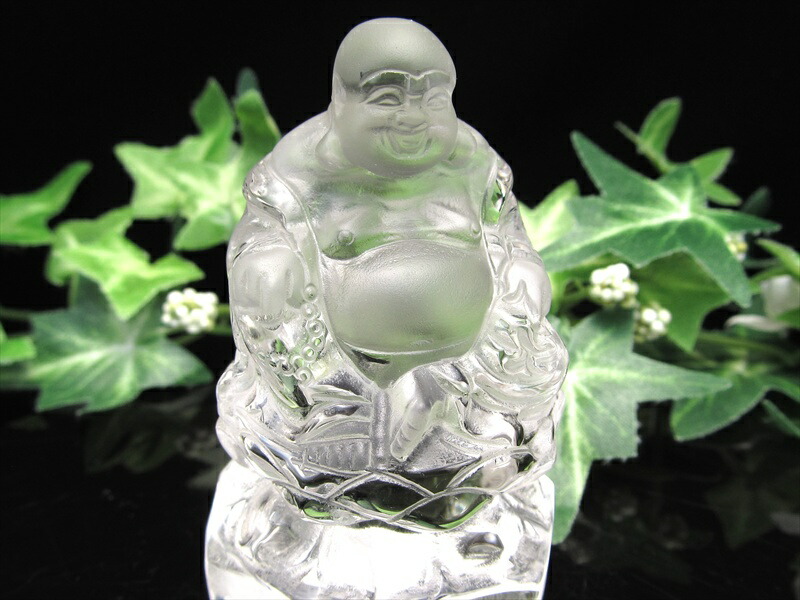 極上彫刻置物 天然水晶 布袋尊 彫刻置物 木製台座付 高さ約85mm 重さ173g 七福神で有名な布袋様 インテリアや贈り物に すべての浄化と純粋さを象徴する石