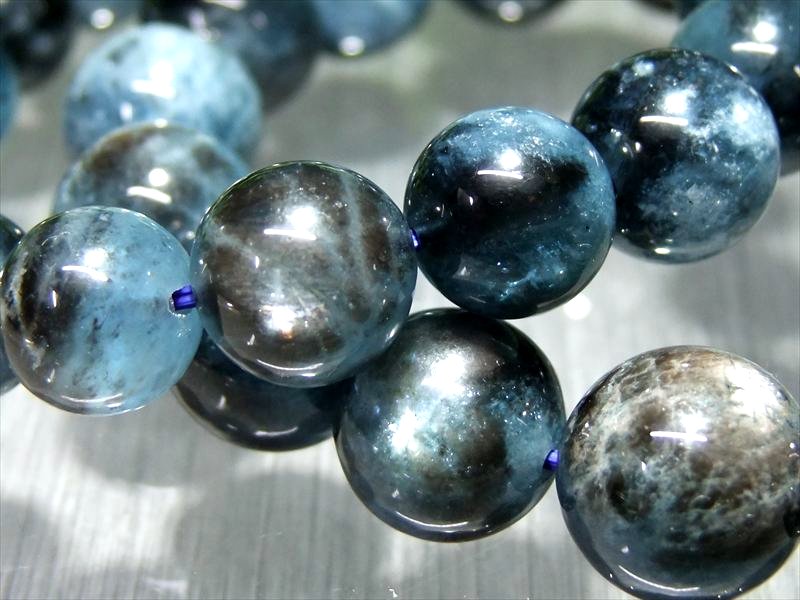 大珠 ブラックシラーアクアマリン モスアクアマリン ブレスレット 約13mm-13.5mm×16珠前後 ブラックとブルーの幻想的な輝き 落ち着いた深みのある色合い