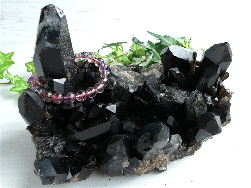 天然の黒光り 天然 黒水晶 モリオン クラスター原石 重さ1754g 最大幅約183mm 大自然の力強さを感じる漆黒の水晶 最強の魔除け・邪気払いの石 1点物