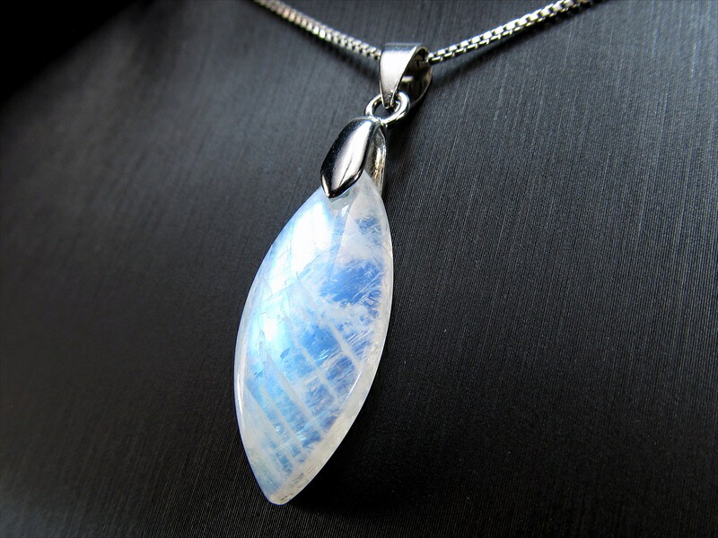 5A ブルームーンストーン マーキス型ペンダントトップ 縦26.5mm 重さ2.3g 美麗ブルーシラー 極上透明感 永遠の愛の象徴 6月の誕生石 1点もの スリランカ産