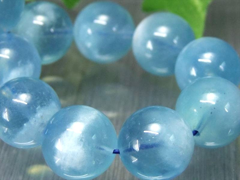雲の浮かぶ夏空 4A 夏空 アクアマリン ブレスレット 14.5mm-15mm×15珠 3月誕生石 海の守護石 美しい若さと幸せな喜びの象徴 月の女神『ディアナ』の石