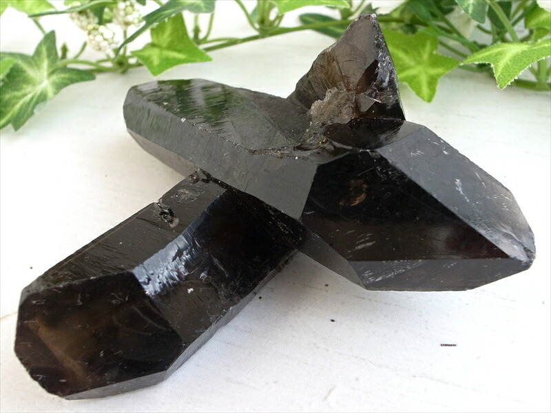天然の黒光り 天然 黒水晶 モリオン クラスター 原石 重さ206g 最大幅約113mm 大自然の力強さを感じる漆黒の水晶 最強の魔除け・邪気払いの石 1点物