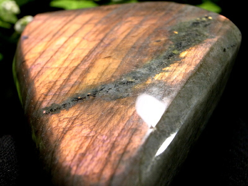 レア ピンクシラー ピンクシラー ラブラドライト 磨き 原石 最大幅 69mm 重さ 319g 鮮やかシラー 信念を貫く力 極上天然石 月や太陽を象徴する石 一点もの