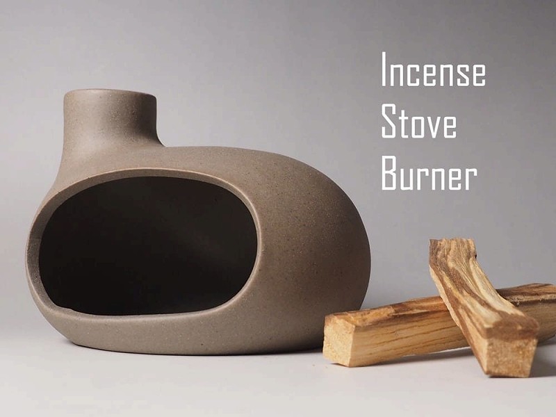 モダンセラミック インセンスバーナー 卓上暖炉型 横幅約12cm 高さ約9.5cm 奥行約11.5cm ストーブタイプ香炉 ハンドメイド陶器製 パロサントや三角香などを卓上ミニ暖炉で楽しむ