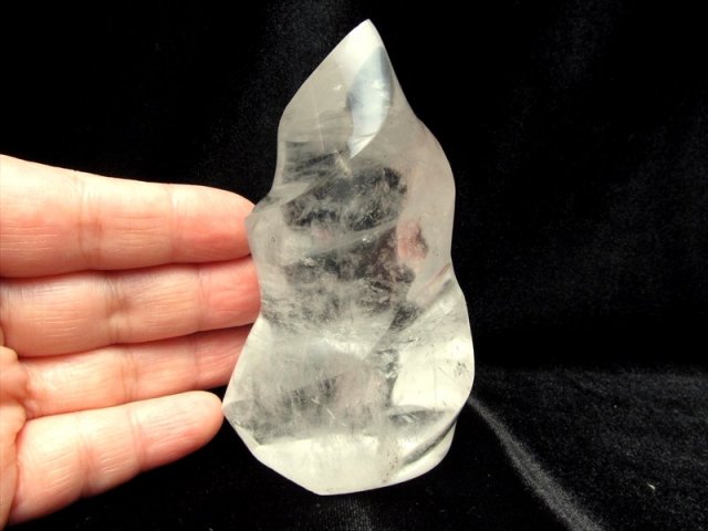 高品質　ヒマラヤ産　水晶　24面カット　99mm　台座付き　透明感　底面磨き② クリスタルボール 80mm クリスタル台座付き 撮影 無色透明 人工