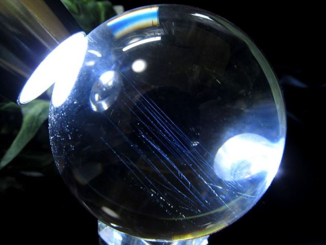 極美!!高品質でまるで水晶の様に透明度が高い淡い色合いのスモーキー 貫通穴無し AAA無色透明！最高級天然本水晶玉☆31.5mm - 水晶・天然石