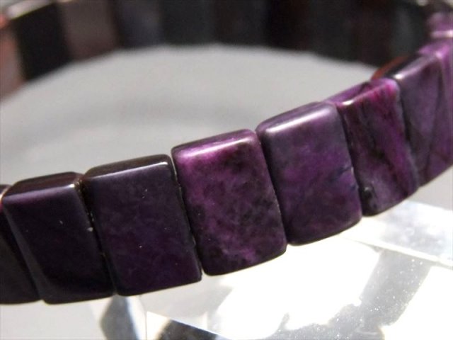 スギライトバングル型ブレスレット 幅約10mm 三大ヒーリングストーンの一つ 日本人に縁のある石 杉石 南アフリカ産 sai