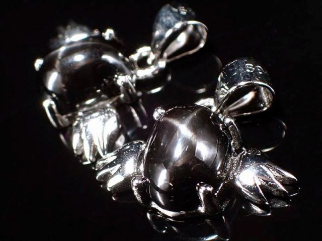 激安宣言 ブラックスター エンジェル ペンダントトップ 石サイズ縦約8.5mm 1個売り スターダイオプサイト使用 オーストラリア産 geki-tensiA21 pe-s