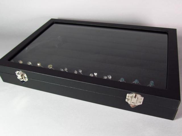 ホコリ防止の蓋付き 指輪用のトレイ 7列展示可能 ブラック 横35cm 縦24cm 天然石リング販売用天然石が綺麗に見えます 天然石のブレスレットを守るトレイ inmy