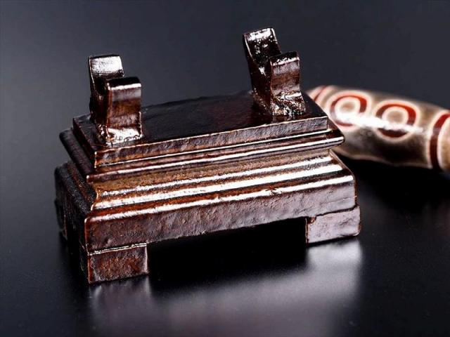 天珠用 木製台座 観賞用 縦約25mm×横約50mm×高さ約35mm 1個売り 天珠の飾り方がわからない方へおすすめ