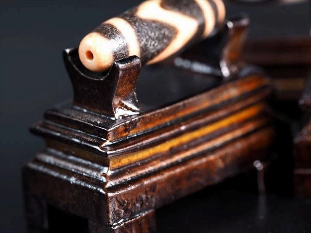 ソリティア 天然石使用 木製台座付き ソリティア 天然石使用 木製台座付き - メルカリ