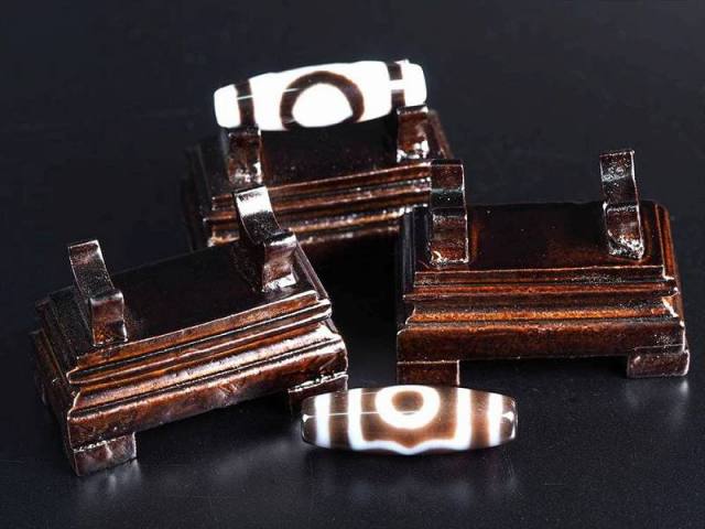 天珠用 木製台座 観賞用 縦約25mm×横約50mm×高さ約35mm 1個売り 天珠の