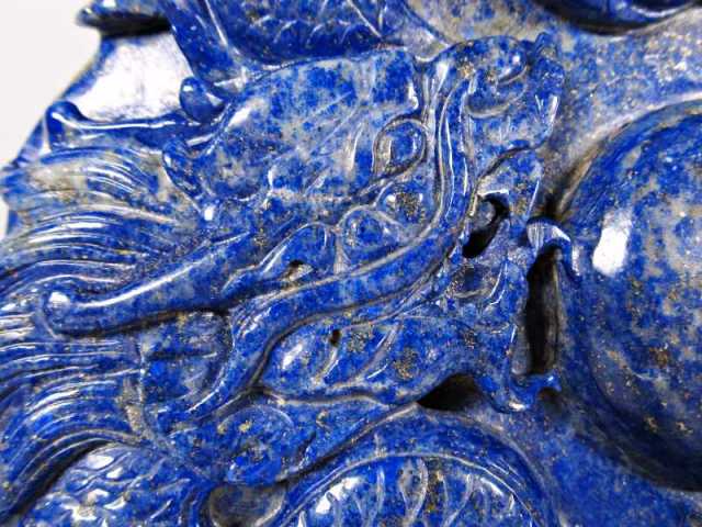 店頭展示中 濃厚ブルー 玉持ち龍神 ラピスラズリ 龍彫刻置物 重さ2521g