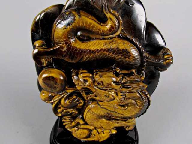 タイガーアイ　龍　彫り物　置物 天然石彫刻置物 タイガーアイ 龍 台座付き : 陽和堂 - 通販