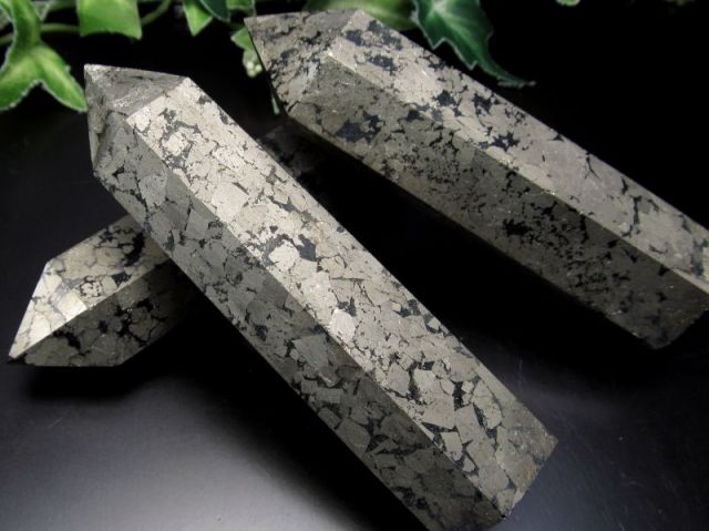 ギラギラゴールド チャルコパイライト 黄鉄鉱 ポイント 重さ 70g-80g 迫力満点 仕事運・金運アップ パワーストーン 天然石