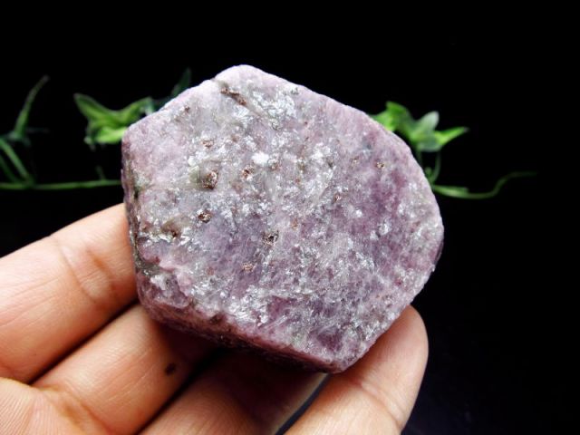 超希少 BIGサイズ 天然パープルサファイア(蒼玉)原石 幅45mm 重さ171.5