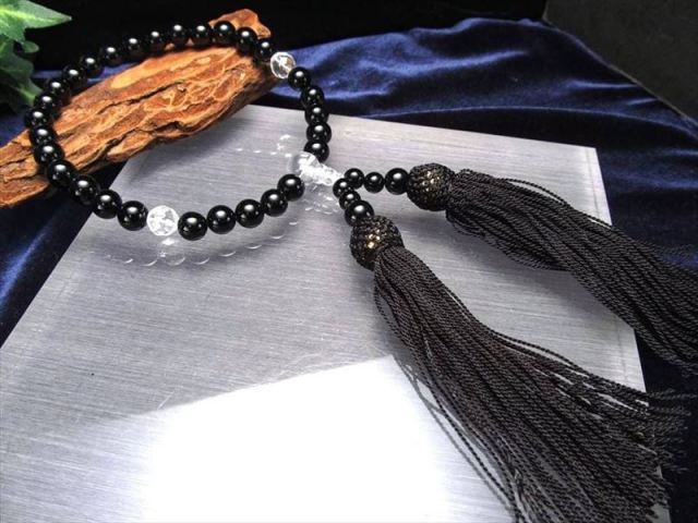 ブラックオニキス 黒瑪瑙 片手 略式 念珠 主玉約10mm 親玉約11mm 二天玉約8mm 落ち着きと品格を備えた念珠 日常から法要まで幅広く使える一本