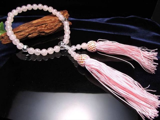 ローズクォーツ 紅石英 片手 略式 念珠 主玉約8mm 親玉約10mm 二天玉約8mm 落ち着きと品格を備えた念珠 日常から法要まで幅広く使える一本 人絹房仕立て