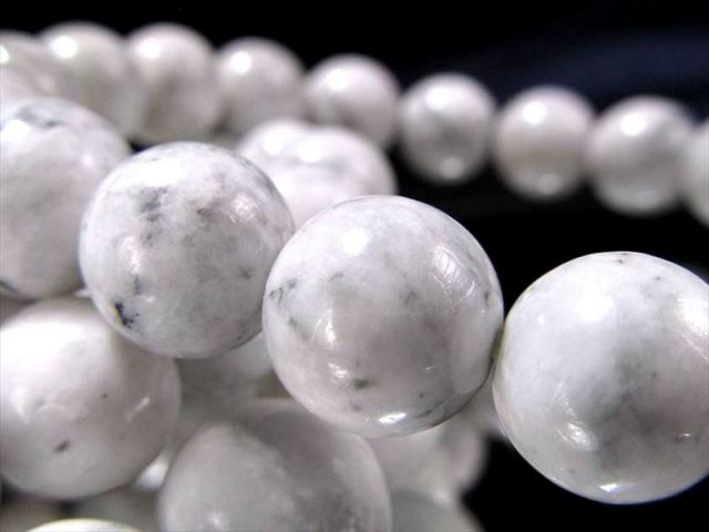世界最古の翡翠 糸魚川翡翠 高級桐箱付き 白翡翠 硬玉 ブレスレット 11.5mm-12mm×18珠前後 やわらかな乳白色 日本の国石 翡翠 成功と繁栄の象徴 証明書付