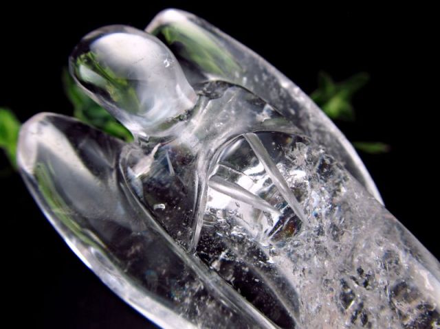 虹入り レムリアン水晶 エンジェル 彫刻置物 ギャランティカード付 高さ約88mm 重さ134g 古代の叡智を封じ込めた水晶 レムリアンクリスタル