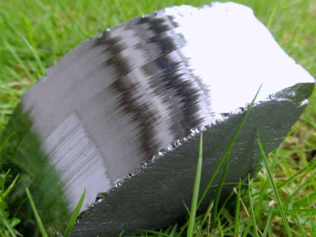 テラヘルツ鉱石 原石 最大幅116mm 重さ542g つやつや光沢 話題の 高