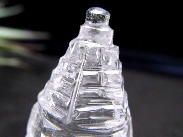 富を司るシュリヤントラ マニカラン水晶シュリヤントラ ギャランティカード付き 高さ約38.2mm 約20.6g