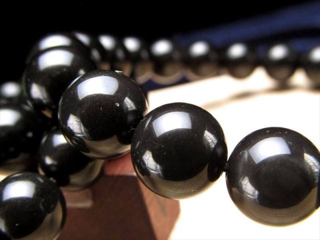 艶やかな漆黒の輝きが魅力 十勝石ブレスレット 約8mm-8.5mm×23珠前後