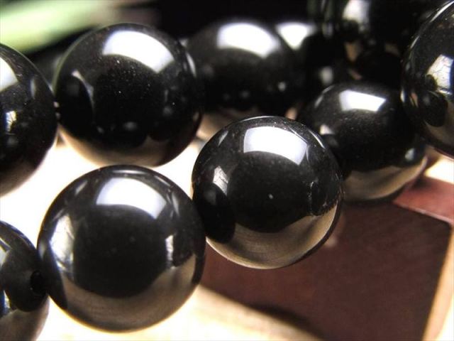 艶やかな漆黒の輝きが魅力 十勝石ブレスレット 約8mm-8.5mm×23珠前後